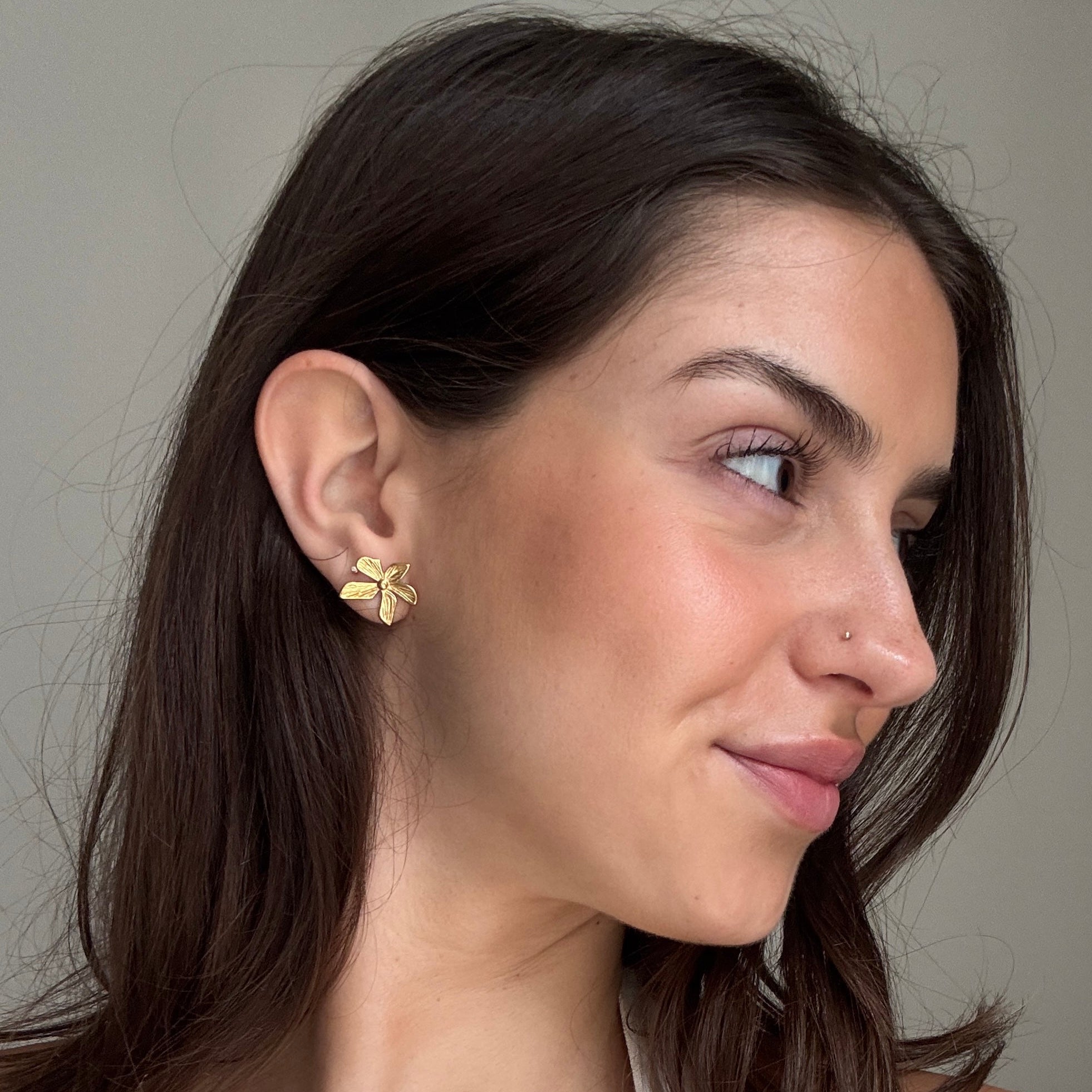 AMARA STUDS