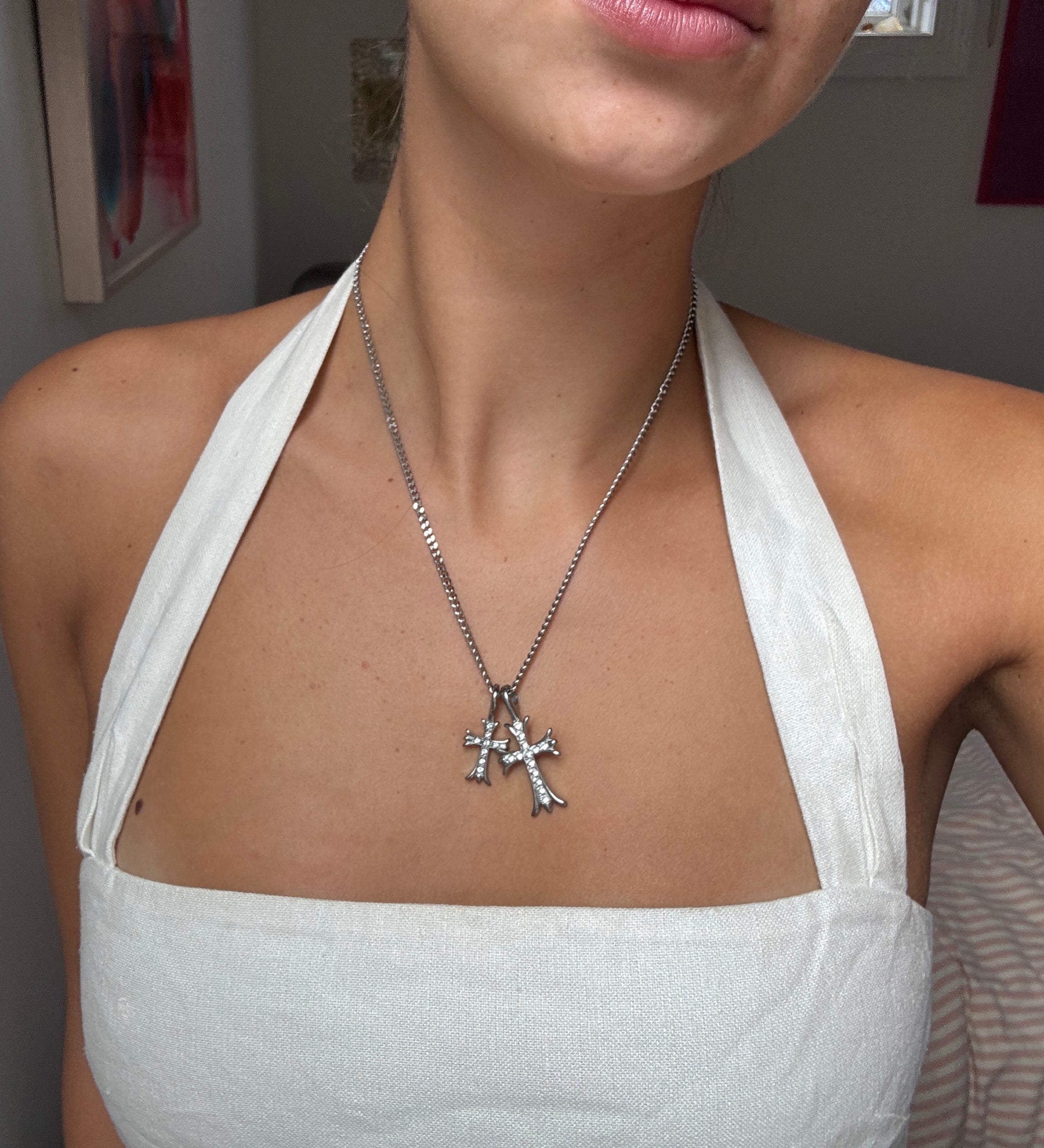 VALERIA CROSS NECKLACE SILVER